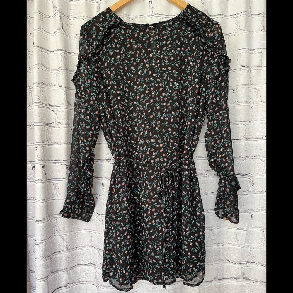 F21 • Long Floral Top